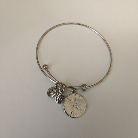 2 For $10⚡/Silver Expandable 3 charm Bracelet - Picture 2 of 2